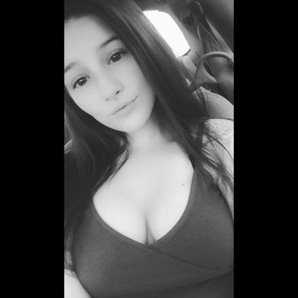 Meet your Posher, Cynthia - Picture 1 of 1